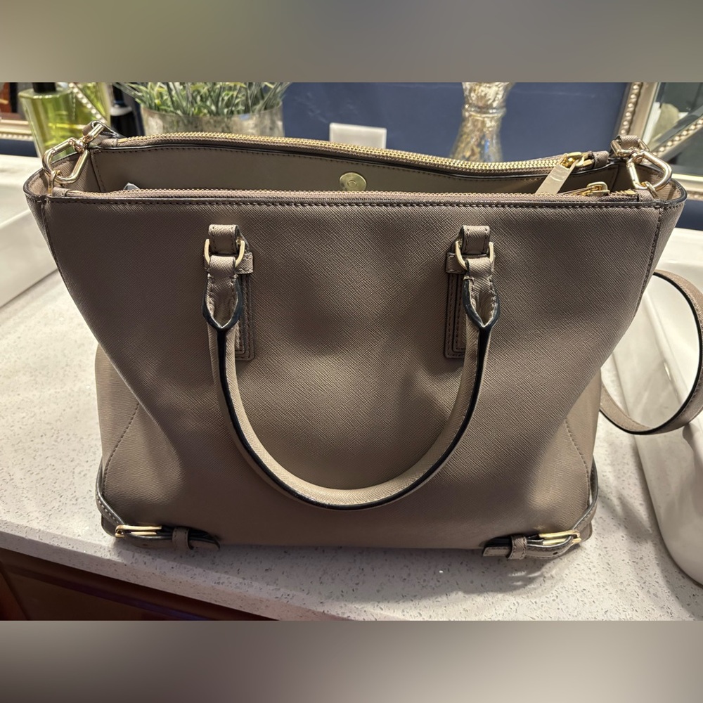 Tory Burch taupe tote.  Excellent Shape $150 - Picture 2 of 8